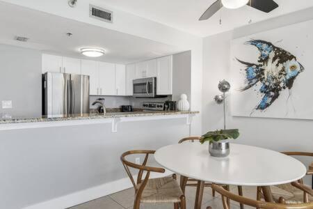 The Oyster By Brightwild-Beachfront Condo 德斯廷 外观 照片