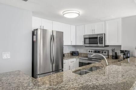 The Oyster By Brightwild-Beachfront Condo 德斯廷 外观 照片